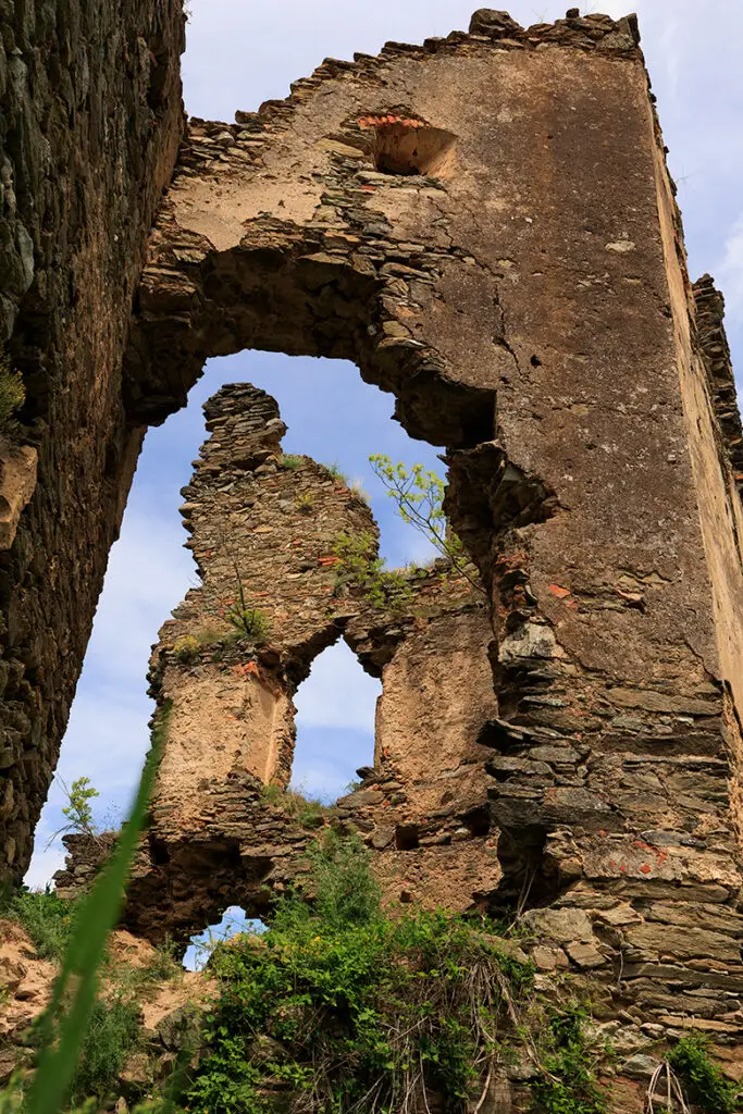 Cetatea Colț - Castelul din Carpați