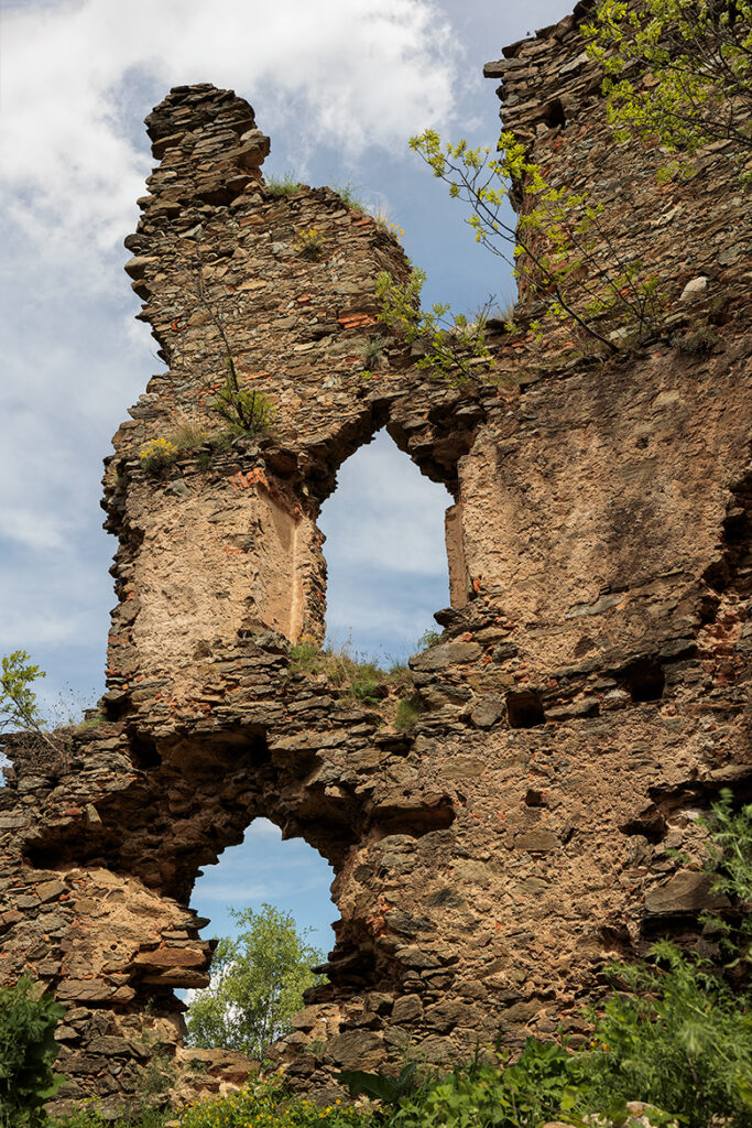 Cetatea Colț - Castelul din Carpați