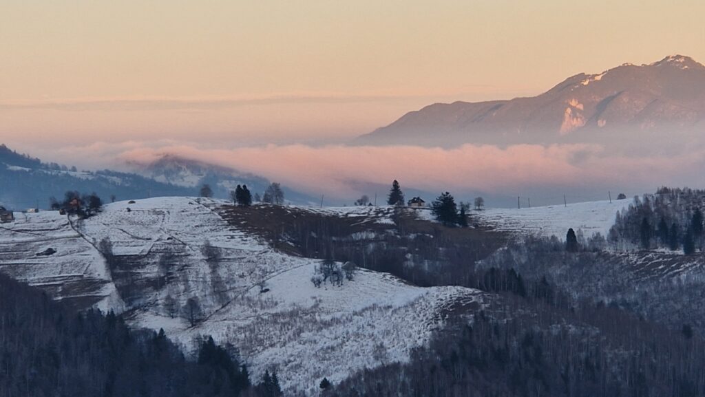 Apus de iarna la Sirnea